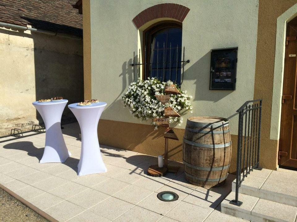 Penzion Krasny Sklep Znojmo Bagian luar foto